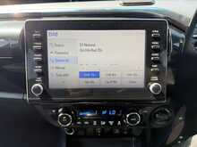 Toyota Hilux 2.8 D-4D Invincible Pickup TRUCKMAN TOP Double Cab 4dr Diesel Auto 4WD Euro 6 (s/s) (204 ps)
