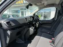 Peugeot Expert 2.0 BlueHDi 1400 Professional LWB AIR CON Premium + Long Panel Van 6dr Diesel Manual LWB (145 ps)
