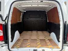 Vauxhall Combo 1.6 Turbo D 2300 Sportive SWB AIR CON Panel Van 4dr Diesel Manual L1 H1 Euro 6 (s/s) (100 ps)