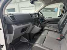 Vauxhall Vivaro 1.5 Turbo D 2900 Sportive LWB AIR CON TWIN SIDE DOORS Van 5dr Diesel Manual L2 H1 (100 ps)