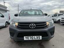 Toyota Hilux 2.4 D-4D Active Narrow Body AIR CON Pickup 2dr Diesel Manual 4WD Euro 6 (150 ps)