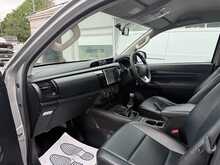 Toyota Hilux 2.4 D-4D Active Narrow Body AIR CON Pickup 2dr Diesel Manual 4WD Euro 6 (150 ps)