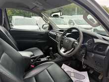 Toyota Hilux 2.4 D-4D Active Narrow Body AIR CON Pickup 2dr Diesel Manual 4WD Euro 6 (150 ps)