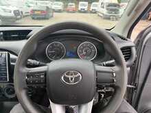 Toyota Hilux 2.4 D-4D Active Narrow Body AIR CON Pickup 2dr Diesel Manual 4WD Euro 6 (150 ps)