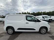 Vauxhall Combo 1.6 Turbo D 2300 Sportive SWB AIR CON Van 4dr Diesel Manual L1 H1 Euro 6 (s/s) (100 ps)