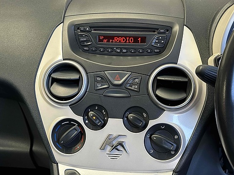 1.2 Zetec Hatchback 3dr Petrol Manual Euro 5 (s/s) (69 ps)