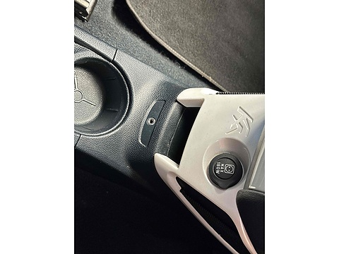 1.2 Zetec Hatchback 3dr Petrol Manual Euro 5 (s/s) (69 ps)