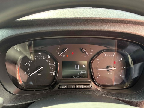 2.0 Turbo D 3100 Sportive Panel Van 5dr Diesel Auto L2 H1 Euro 6 (s/s) (120 ps)
