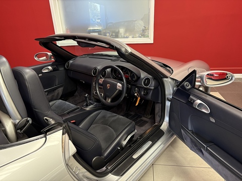 2.7 987 Convertible 2dr Petrol Manual (222 g/km, 245 bhp)