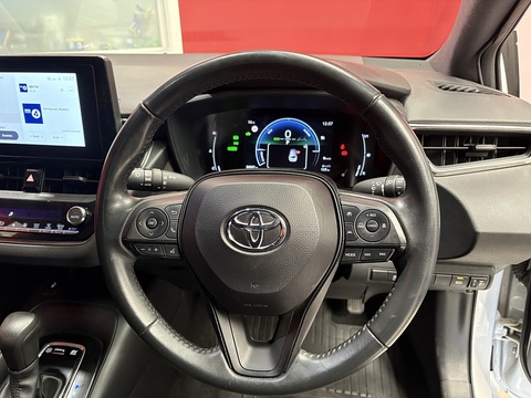 1.8 VVT-h Car Derived Van 5dr Petrol Hybrid CVT Euro 6 (s/s) (140 ps)