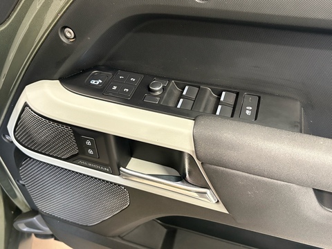 2.0 SD4 First Edition SUV 5dr Diesel Auto 4WD Euro 6 (s/s) (240 ps)