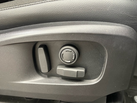 2.0 SD4 First Edition SUV 5dr Diesel Auto 4WD Euro 6 (s/s) (240 ps)