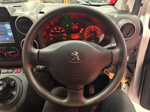 1.6 BlueHDi 651 Professional Panel Van 5dr Diesel Manual L1 (112 g/km, 73.97 bhp)