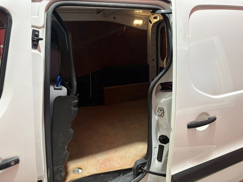 1.6 BlueHDi 651 Professional Panel Van 5dr Diesel Manual L1 (112 g/km, 73.97 bhp)