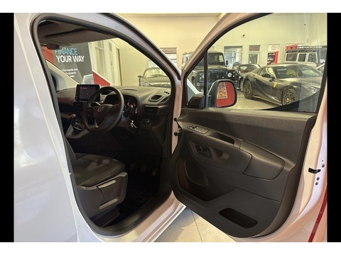 No Standard Specification or Optional Extras.