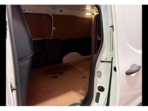 No Standard Specification or Optional Extras.