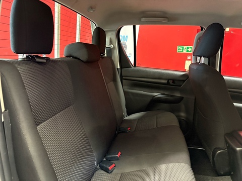 2.4 D-4D Active Pickup Double Cab 4dr Diesel Manual 4WD Euro 6 (3.5t) (150 ps)