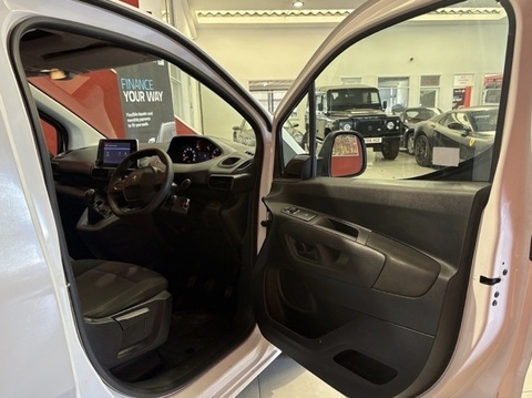 1.5 BlueHDi 1000 Professional Standard Panel Van 5dr Diesel Manual SWB Euro 6 (s/s) (100 bhp)