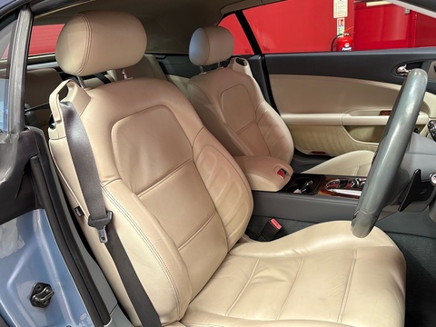 4.2 V8 Convertible 2dr Petrol Auto Euro 4 (420 ps)