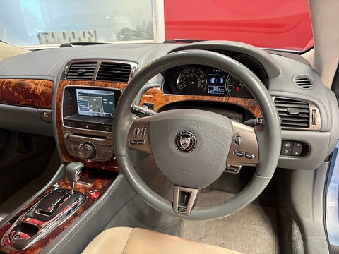 4.2 V8 Convertible 2dr Petrol Auto Euro 4 (420 ps)