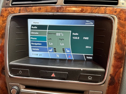 4.2 V8 Convertible 2dr Petrol Auto Euro 4 (420 ps)