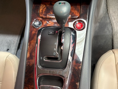 4.2 V8 Convertible 2dr Petrol Auto Euro 4 (420 ps)
