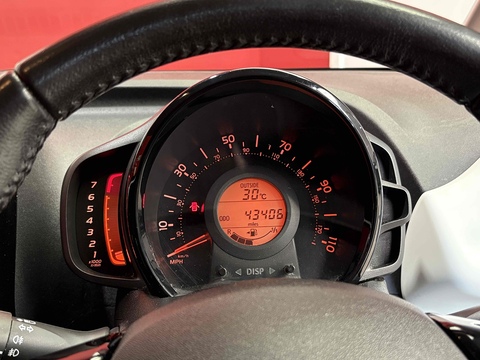 VVT-i x-press Hatchback 1.0 Manual Petrol