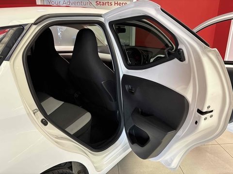 VVT-i x-press Hatchback 1.0 Manual Petrol