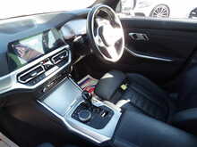 BMW 3 Series 330e M Sport - U10164