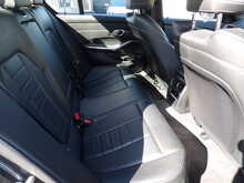 BMW 3 Series 330e M Sport - U10164