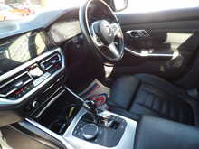 BMW 3 Series 330e M Sport - U10164