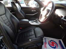 BMW 3 Series 330e M Sport - U10164