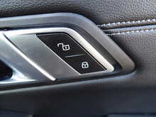 BMW 3 Series 330e M Sport - U10164