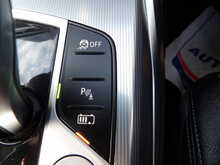 BMW 3 Series 330e M Sport - U10164