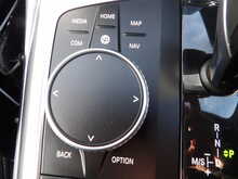 BMW 3 Series 330e M Sport - U10164