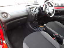 Toyota AYGO VVT-i x - U10304