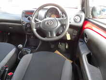 Toyota AYGO VVT-i x - U10304