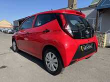 Toyota AYGO VVT-i x - U10304
