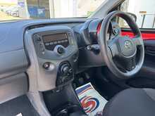 Toyota AYGO VVT-i x - U10304