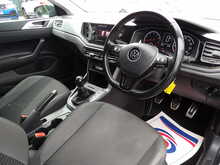 Volkswagen Polo TSI Active - U10315