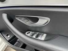 Mercedes-Benz E Class E220d SE - U10394