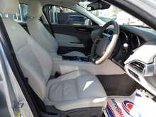 Jaguar XE i Prestige - U10424