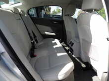 Jaguar XE i Prestige - U10424