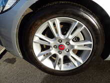 Jaguar XE i Prestige - U10424