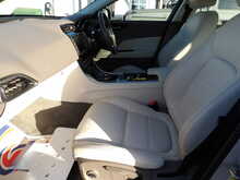 Jaguar XE i Prestige - U10424