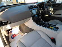 Jaguar XE i Prestige - U10424