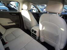 Jaguar XE i Prestige - U10424