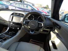 Jaguar XE i Prestige - U10424