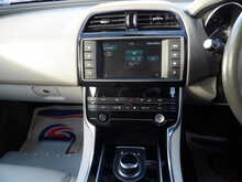 Jaguar XE i Prestige - U10424