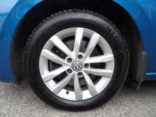 Volkswagen Touran TDI SE Family - U10430